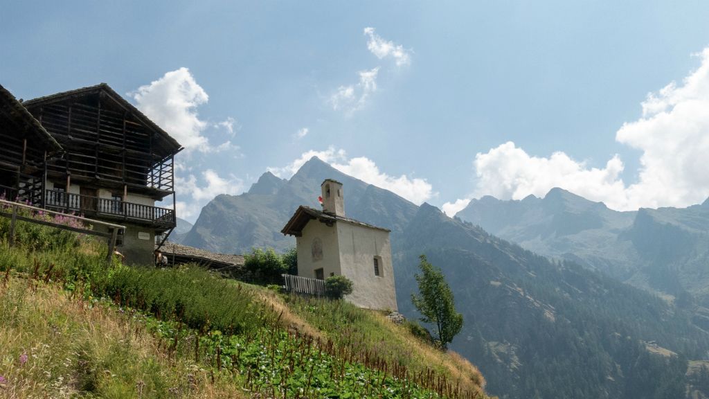 Le hameau Walser de Alpenzu Grande à 1779m
